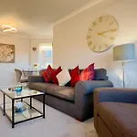 Chic & Cozy 2-bed Flat In - Free Parking Apartmán Glasgow