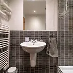 Stylish Finnieston Centre Free Parking