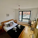 Perfect Location In Heart Of West End - Pass The Keys Apartment Glasgow