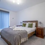 Fabulous Festival Park Private Parking Garden - Pass The Keys Holiday home *