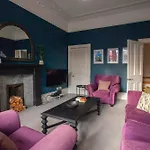 Newly Renovated Flat In Trendy Finnieston * Glasgow