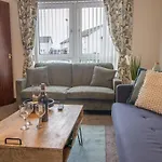 Ideal Contractor 2-bed Near Glasgow