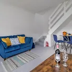 דירה Spacious 2-bed Free Parking & Stadiums *