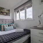 Spacious 2-bed Free Parking & Stadiums *