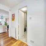 2br Flat With Free Parking In Location