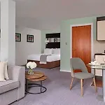 Aparthotel Fraser