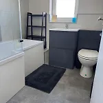 Apartman Stunning 3 Bedroom 2 Bathroom West End House With Free Parking And Wi-fi