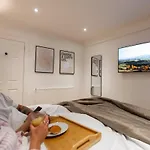 Hamilton - Private Main Door 1br