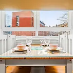 Stylish Flat Near Merchant *