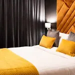 Aparthotel Vcity 3*