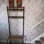 Entire Spacious 3-bed Family Home, Centre, Free Parking, Garden דירה