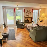 홈스테이 23 Lochburn Gardens - Carz