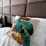 Entire Spacious 3-bed Family Home, Centre, Free Parking, Garden גלאזגו