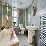 2br Shawlands Free Parking Great Location