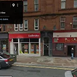 Cosy And Bright 3-bedroom Flat