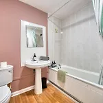 Apartmán 2br Flat Parking Near And Finnieston Glasgow