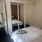 3br Flat Sleeps 6 West End Sights Driveway 公寓