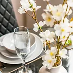 Cosy And Bright 3-bedroom Flat דירה