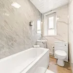 Cosy And Bright 3-bedroom Flat *