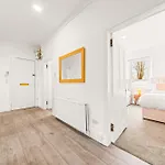 Cosy And Bright 3-bedroom Flat דירה גלאזגו
