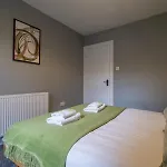 Appartamento Happy Haven Home, West End - Pass The Keys *