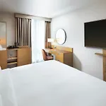 Hilton Garden Centre מלון 4*