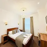 Sandyford מלון 3*