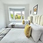 Charming 3-bed Oasis-free Parking Prázdninový dům *