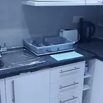 Daire Cosy And Bright 3-bedroom Flat Glasgow