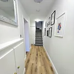 Prázdninový dům 3-bed In *