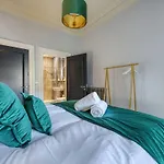The Burnbank Experience Holiday home *