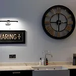 The Burnbank Experience Holiday home Glasgow