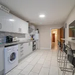 Appartement Gem Main Door Parking - Pass The Keys *