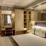 هوليداي إن غلاسكو تياترلاند 4*