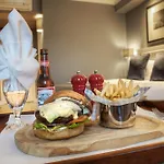 هوليداي إن غلاسكو تياترلاند 4*