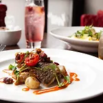 هوليداي إن غلاسكو تياترلاند