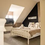 Modern 3br With 3 Bathrooms, Garden & Free Parking Villa Glasgow