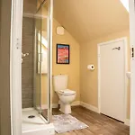Villa Modern 3br With 3 Bathrooms, Garden & Free Parking Glasgow