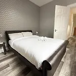 Newly Refurbished Appartamento