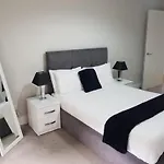 Dreamhouse St Vincent Street Apartmán *