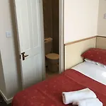 Smiths بيت ضيافة 3*