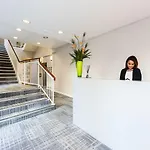 بريميير سويتس بلاس باث ستريت