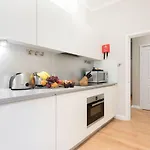 بريميير سويتس بلاس باث ستريت غلاسغو