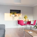 بريميير سويتس بلاس باث ستريت *