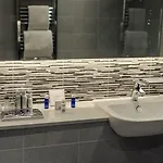 بريميير سويتس بلاس باث ستريت