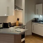 بريميير سويتس بلاس باث ستريت غلاسغو