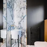 Jw Executive Aparthouse 2