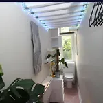 דירה Newly Renovated West End *