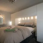 Apartman 2-bedroom Away From In Glasgows' East End With Free Parking Glasgow