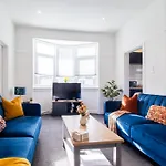 Bella House - 3 Bed House In Apartment *